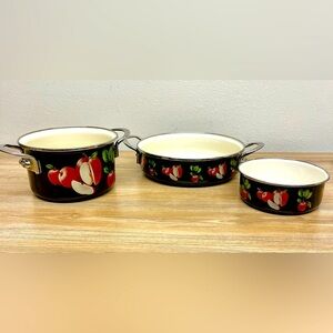 Vintage Ginny’s Enamel Pots and Pans With Apple Theme Lot of 3